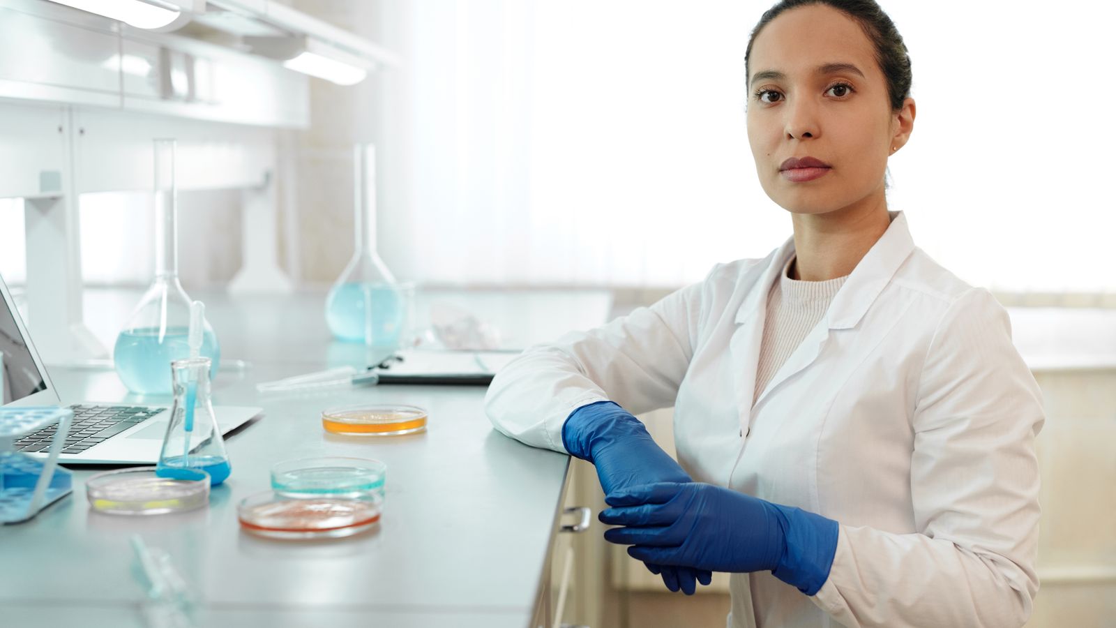 Scientist researching CTP-543 deuruxolitinib alopecia areata treatment