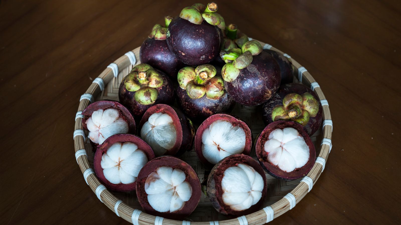 Fresh mangosteen fruit used to make antioxidant rich mangosteen powder