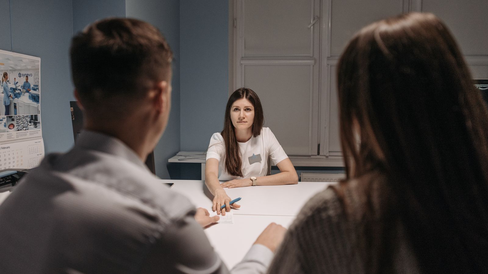 A professional consultation in a healthcare office, what to expect when searching trichologists Dagenham near me