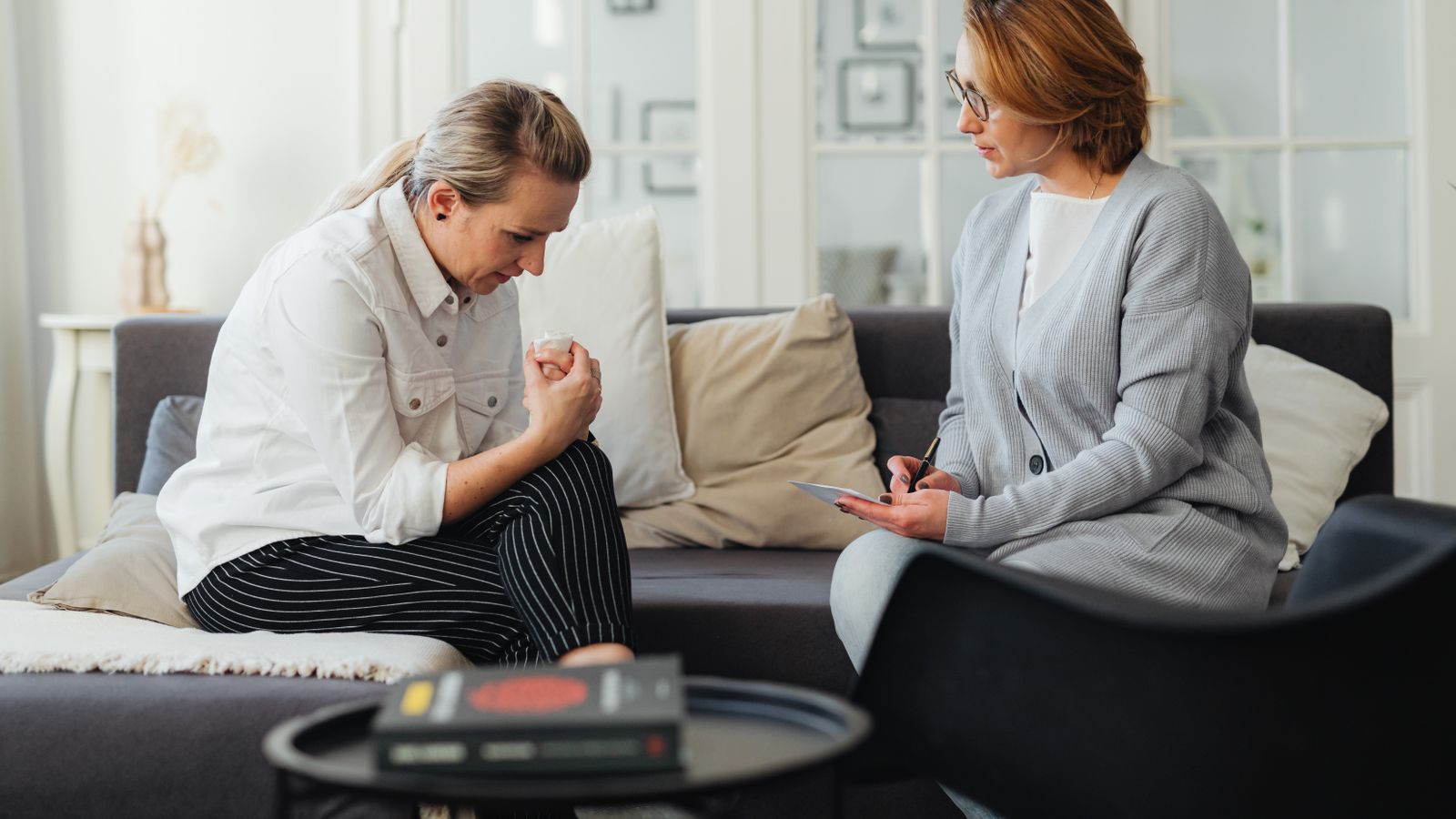 A supportive counselling session, the main route to help for trichotillomania