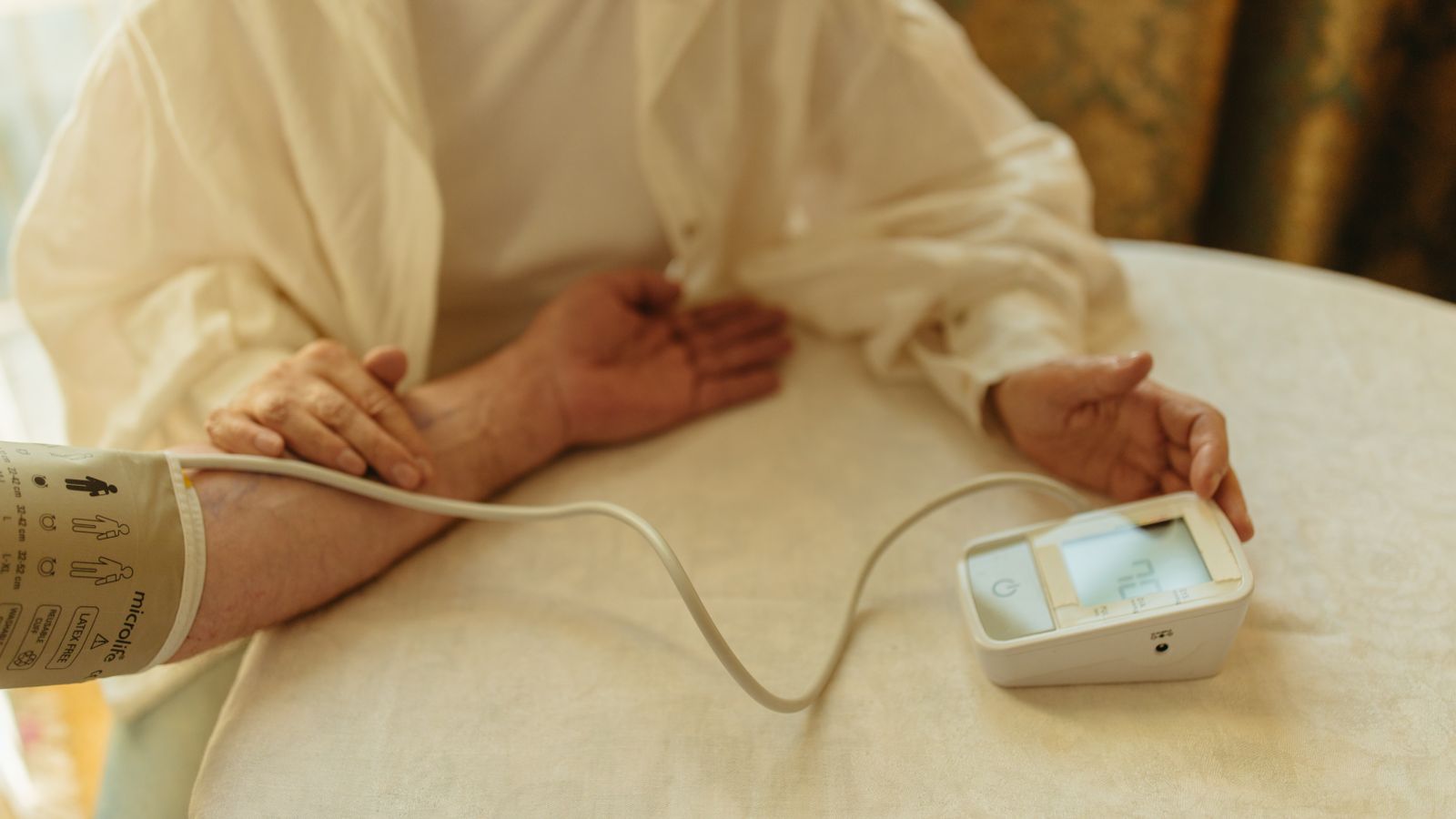 Checking a home monitor to see whether garlic lowers blood pressure in practice