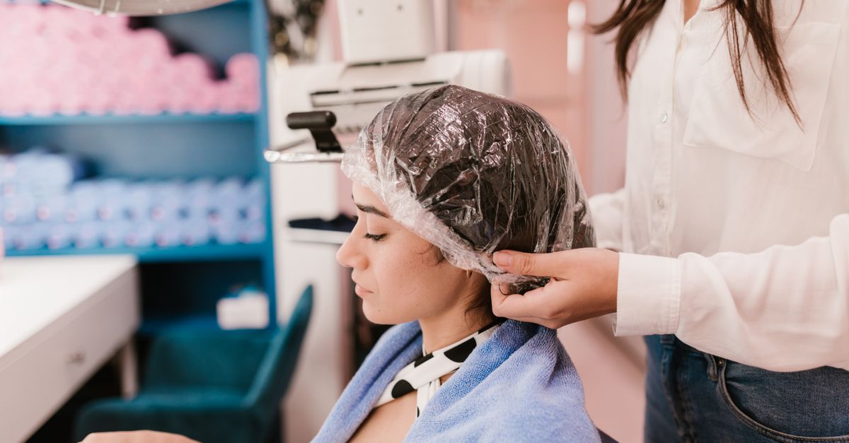 A salon conditioning service, the professional end of the hybrid hair treatment category